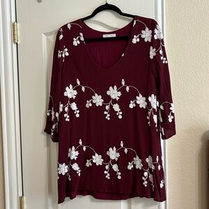 Sz M lined top with embroidery